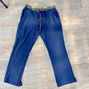 Med couture navy scrub bottoms size large. Worn one time.